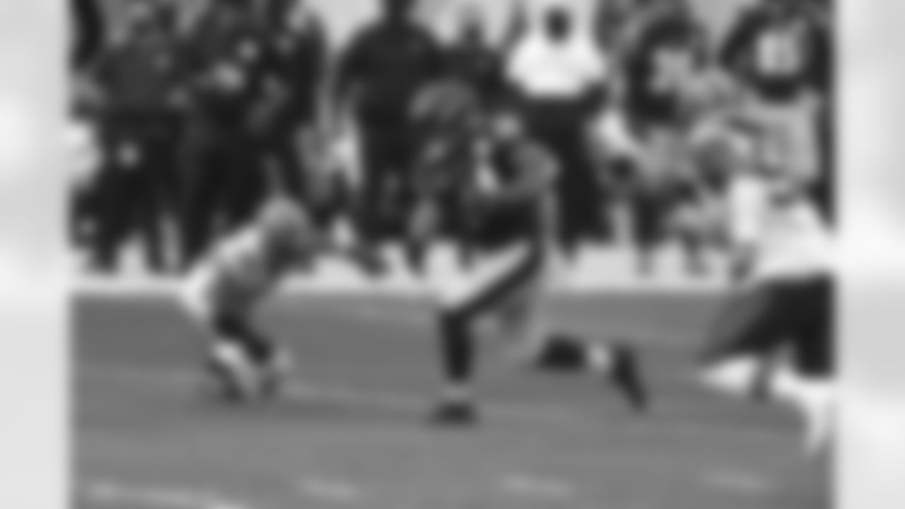 Pittsburgh Steelers running back Benny Snell Jr. (24) during a regular season game between the Pittsburgh Steelers and the Cleveland Browns, Sunday, Oct. 18, 2020 in Pittsburgh, PA. (Caitlyn Epes / Pittsburgh Steelers)