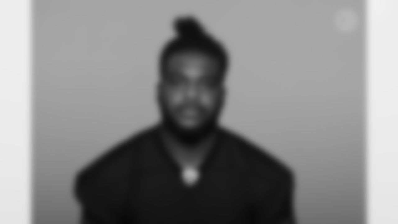 Pittsburgh Steelers offensive lineman Chukwuma Okorafor (76)