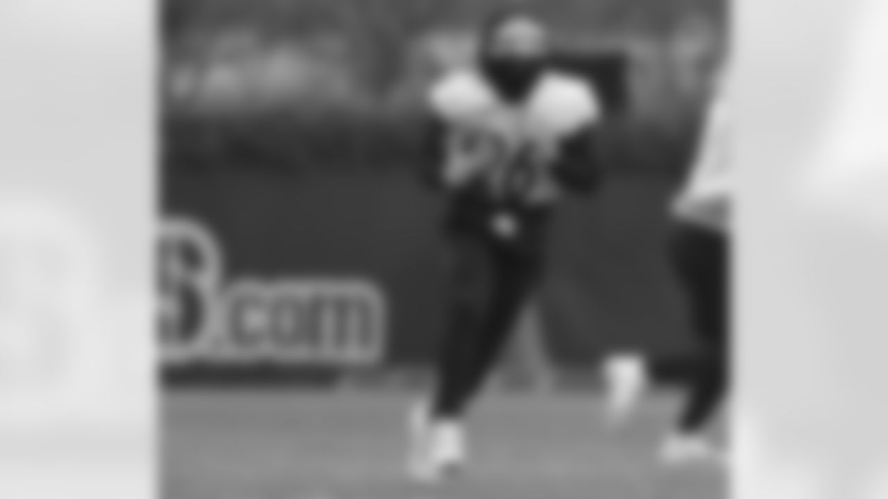 Pittsburgh Steelers running back Anthony McFarland Jr. (26) practices at the UPMC Rooney Sports Complex preparing for a Week 14 matchup against the Buffalo Bills, Wednesday, Dec. 9, 2020 in Pittsburgh, PA. (Caitlyn Epes / Pittsburgh Steelers)
