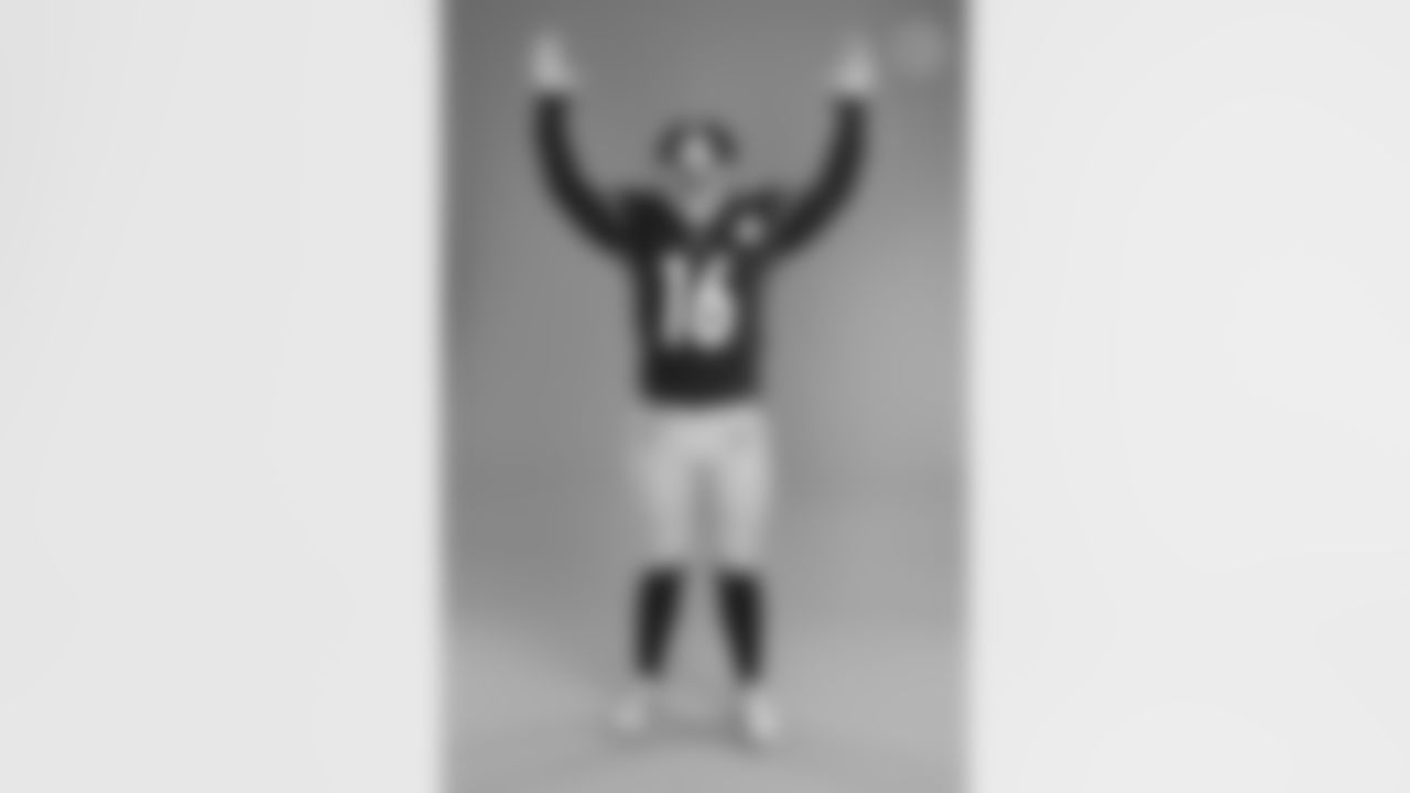 Pittsburgh Steelers kicker Sam Sloman (16) poses for a photo during the Steelers 2021 media day, Friday, July 23, 2021 in Pittsburgh, PA. (Caitlyn Epes / Pittsburgh Steelers)