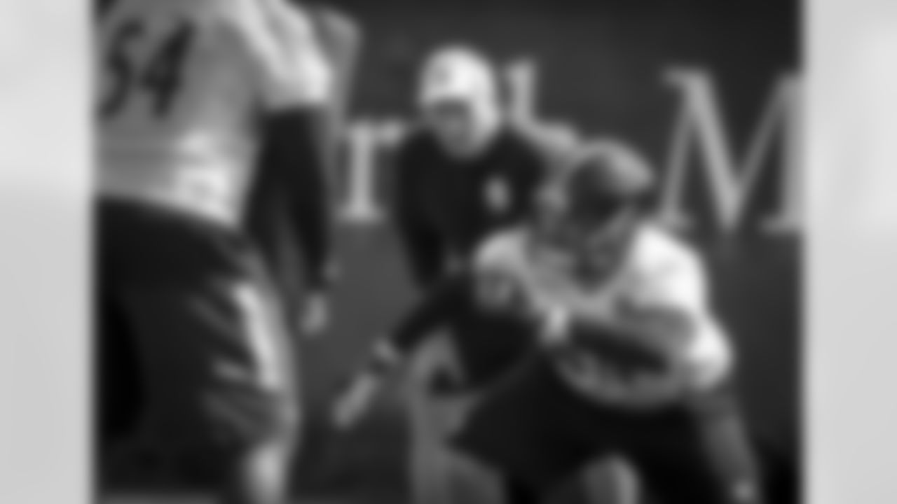 Mike Munchak, Cole Manhart