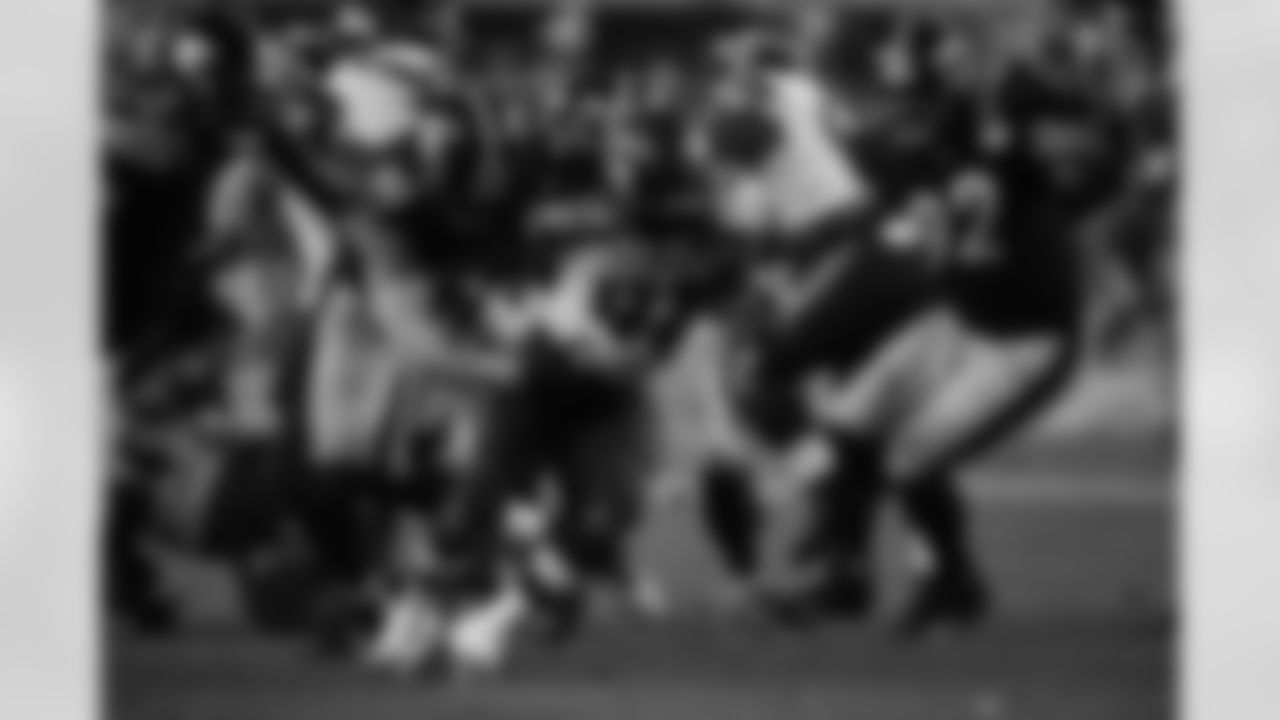 Pittsburgh Steelers linebacker T.J. Watt (90) during a regular season game between the Pittsburgh Steelers and the Seattle Seahawks, Sunday, Oct. 17, 2021 in Pittsburgh, PA. (Caitlyn Epes / Pittsburgh Steelers)