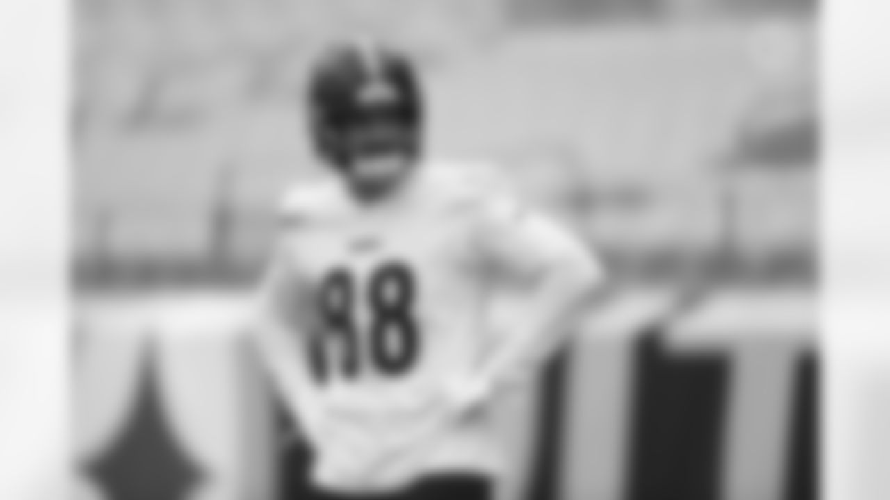 Pittsburgh Steelers tight end Pat Freiermuth (88) trains at Heinz Field during the 2021 Steelers Camp, Thursday, Aug. 19, 2021 in Pittsburgh, PA. (Karl Roser / Pittsburgh Steelers)