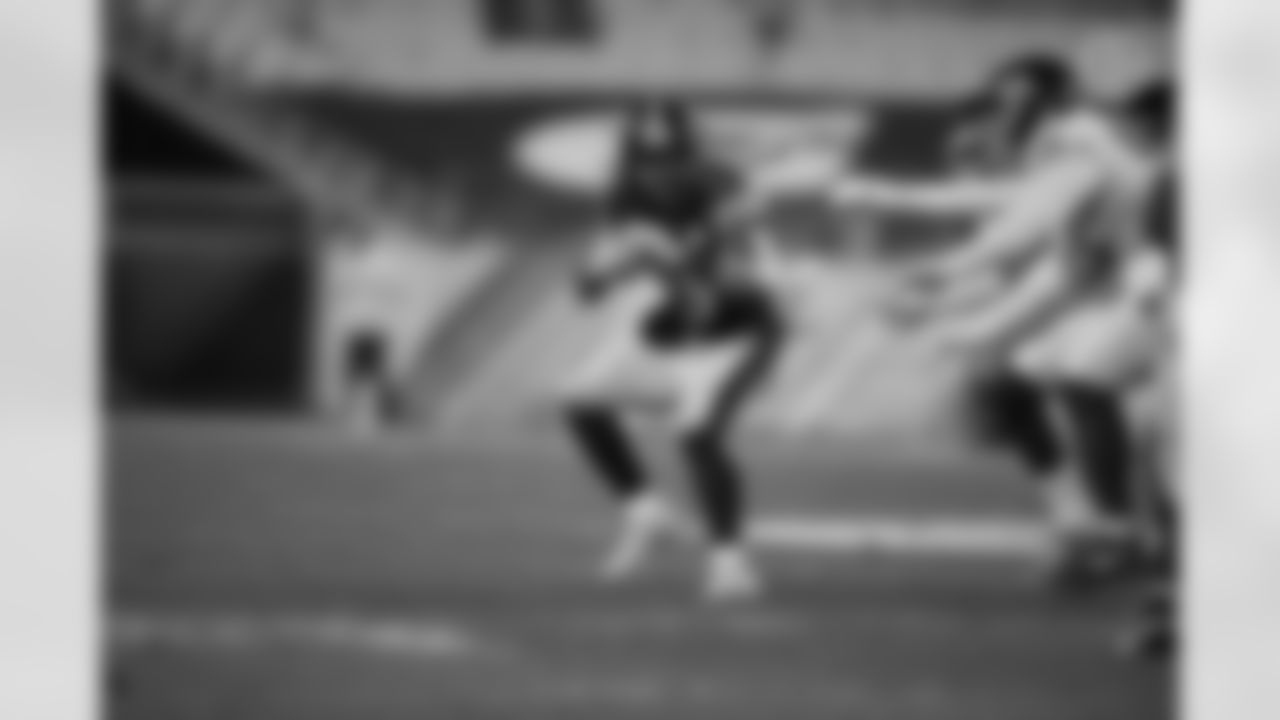 Pittsburgh Steelers running back Anthony McFarland Jr. (26) during a regular season game between the Pittsburgh Steelers and the Washington Football Team, Monday, Dec. 7, 2020 in Pittsburgh, PA. The Washington Football Team defeated the Steelers 23-17. (Karl Roser / Pittsburgh Steelers)