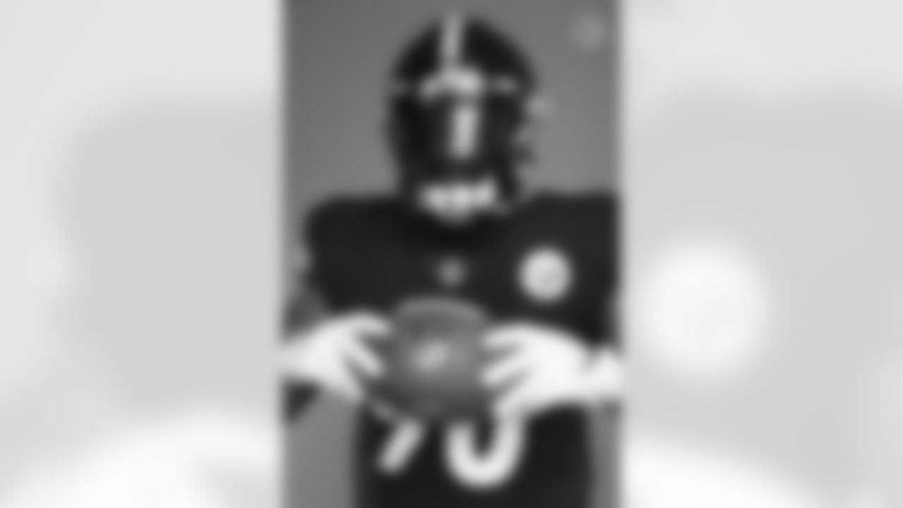 Pittsburgh Steelers defensive end Isaiah Buggs (96) poses for a photo during the Steelers 2021 media day, Friday, July 23, 2021 in Pittsburgh, PA. (Caitlyn Epes / Pittsburgh Steelers)