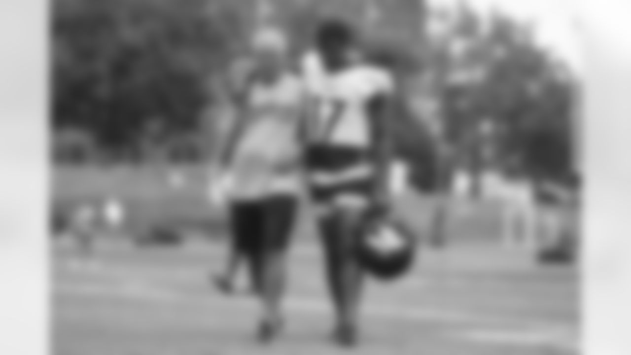 Pittsburgh Steelers Special Team Coordinator Danny Smith and Pittsburgh Steelers wide receiver Anthony Miller (17) train at Saint Vincent College during the 2022 Steelers Training Camp on Saturday, July 30, 2022 in Latrobe, PA. (Abigail Dean / Pittsburgh Steelers)
