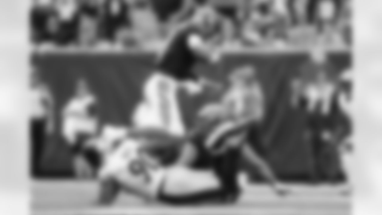 Pittsburgh Steelers linebacker T.J. Watt (90) during a regular season game between the Pittsburgh Steelers and the Cincinnati Bengals, Sunday, Sept. 11, 2022 in Cincinnati, OH. The Steelers beat the Bengals in OT 23-20. (Abigail Dean / Pittsburgh Steelers)