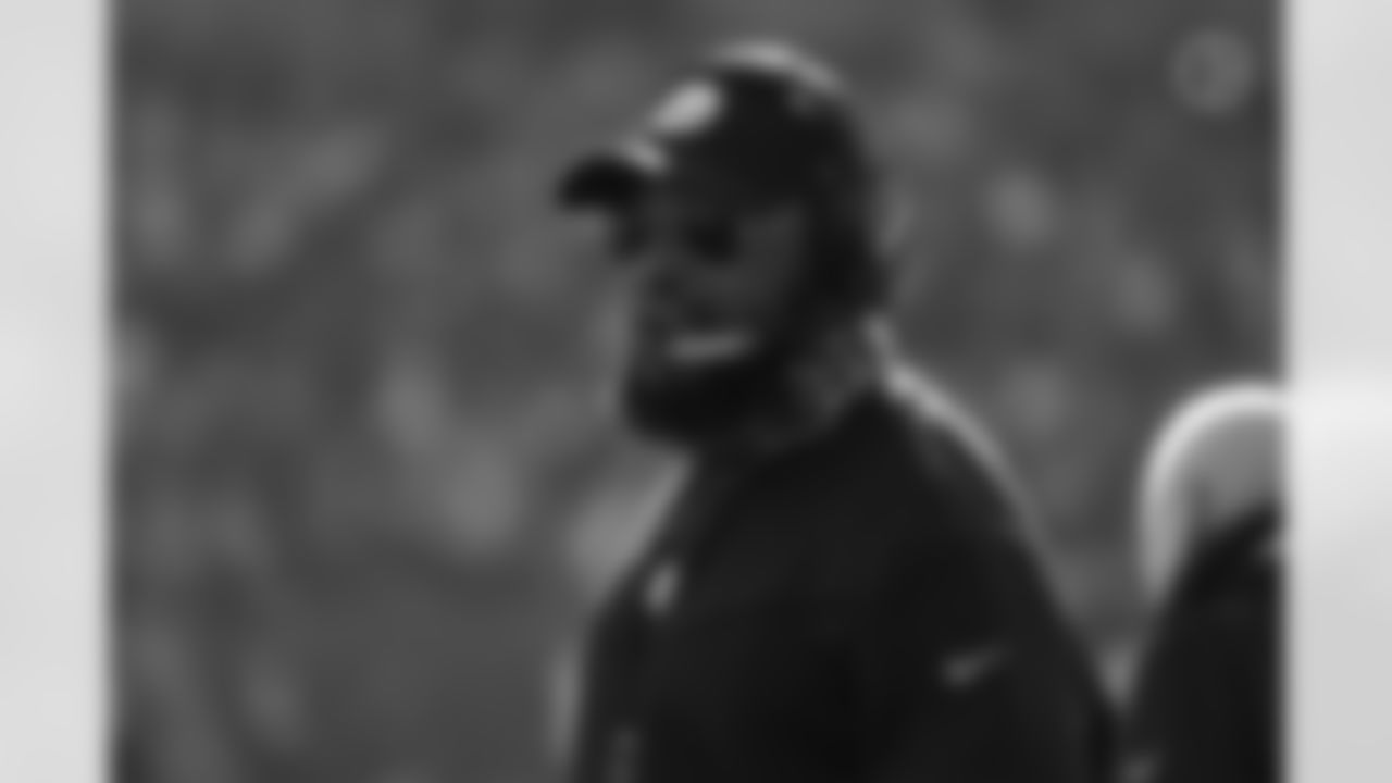 Pittsburgh Steelers Head Coach Mike Tomlin during a regular season game between the Pittsburgh Steelers and the Cincinnati Bengals, Sunday, Nov. 28, 2021 in Cincinnati, OH. (Taylor Ollason / Pittsburgh Steelers)