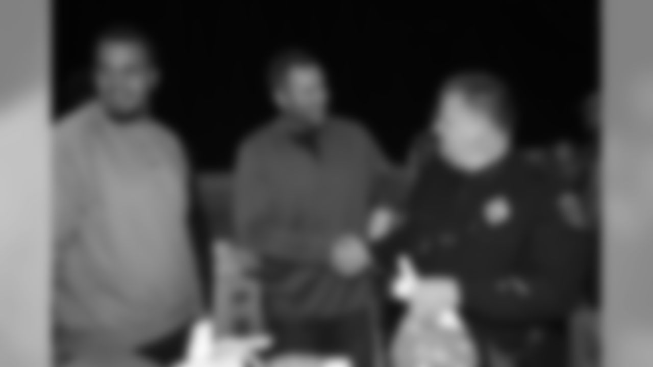 2018_Pouncey_Turkey_Giveaway_1119to_0052677