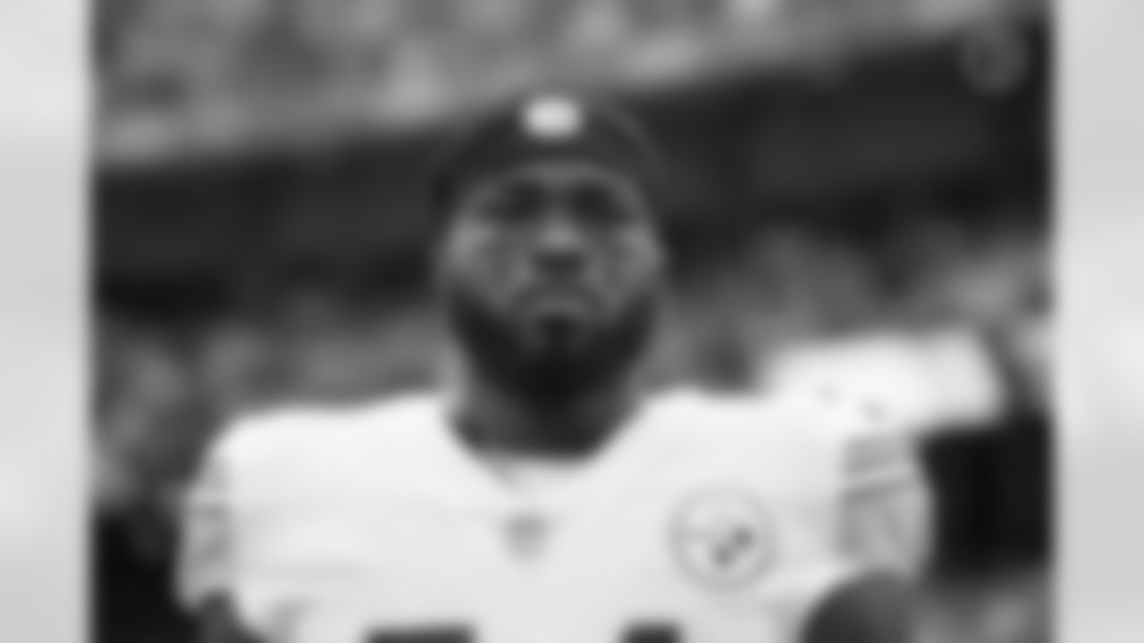 Pittsburgh Steelers linebacker Ulysees Gilbert III (54) during a regular season game between the Pittsburgh Steelers and the Kansas City Chiefs, Sunday, Dec. 26, 2021 in Kansas City, MO. The Chiefs beat the Steelers 36-10. (Karl Roser / Pittsburgh Steelers)