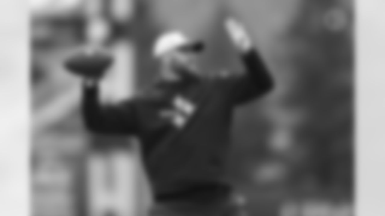 Pittsburgh Steelers quarterback Ben Roethlisberger (7) during practice at the UPMC Rooney Sports Complex preparing for a Week 8 matchup against the Cleveland Browns, Thursday, Oct. 28, 2021 in Pittsburgh, PA. (Karl Roser / Pittsburgh Steelers)