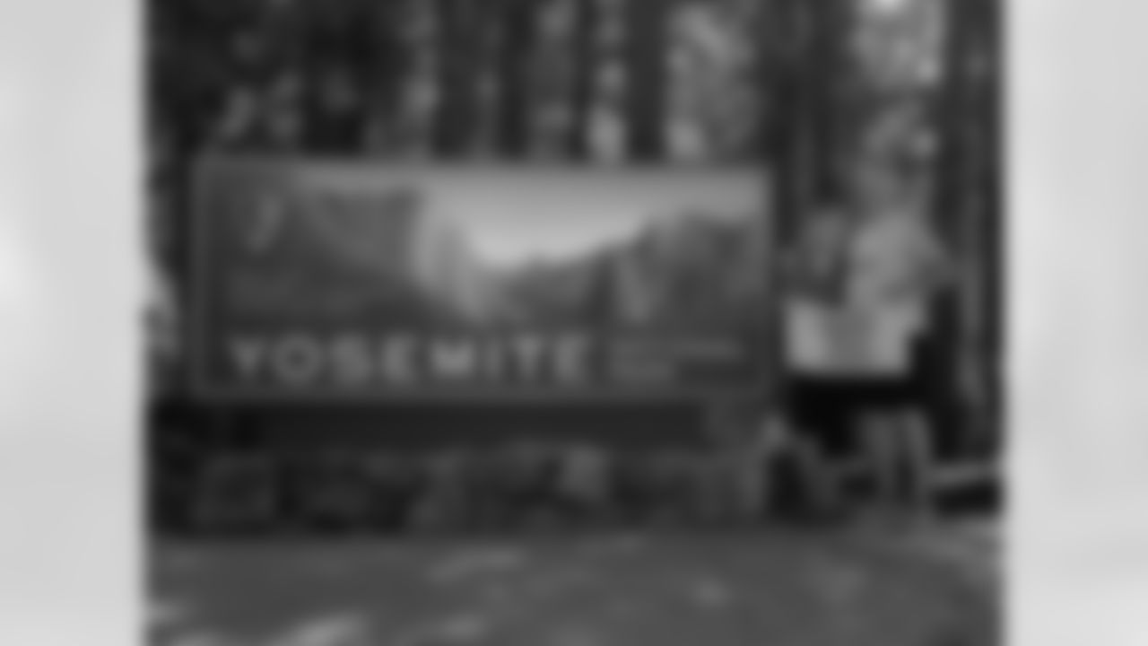 SNUTraditions_TerribleTowelAroundTheWorld_Jun22021810PM_Graniss_Dave_97494590_57FF3716EF964A669C8AB2DFD8EF81DE.jpeg_97494590_57FF3716EF964A669C8AB2DFD8EF81DE