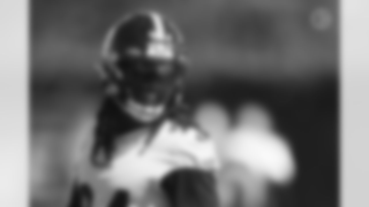 Pittsburgh Steelers safety Terrell Edmunds (34) during practice at the UPMC Rooney Sports Complex preparing for a Week 3 matchup against the Cincinnati Bengals, Thursday, Sept. 23, 2021 in Pittsburgh, PA. (Karl Roser / Pittsburgh Steelers)