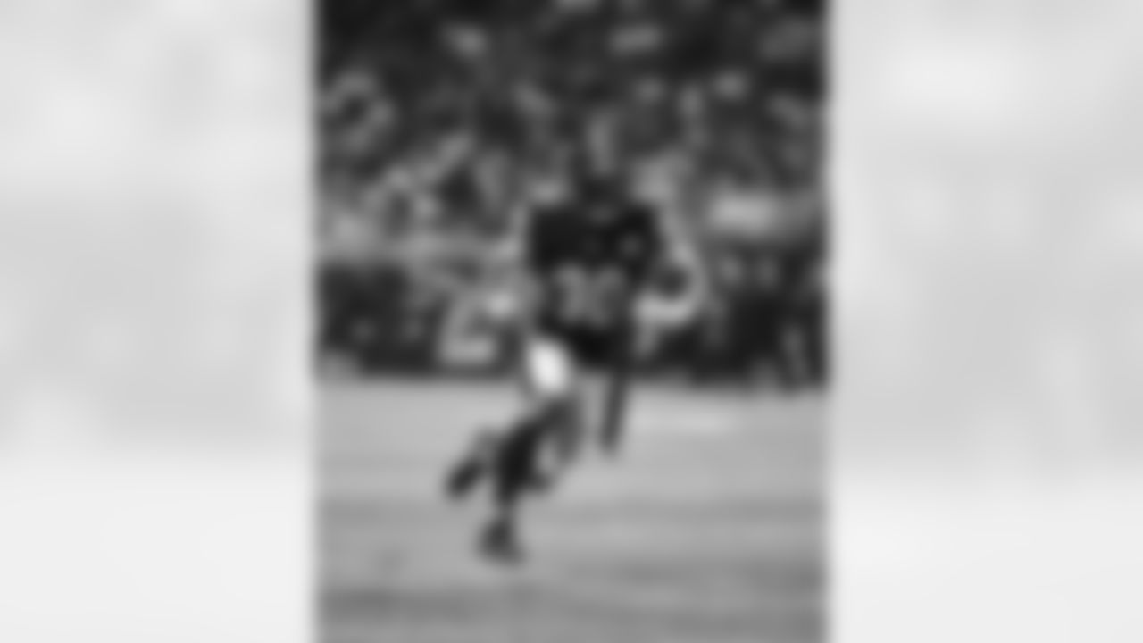 Pittsburgh Steelers running back Jaylen Warren (30) during a preseason game between the Pittsburgh Steelers and the Atlanta Falcons, Thursday, Aug. 24, 2023 in Atlanta, GA. (Kyle Hess / Pittsburgh Steelers)