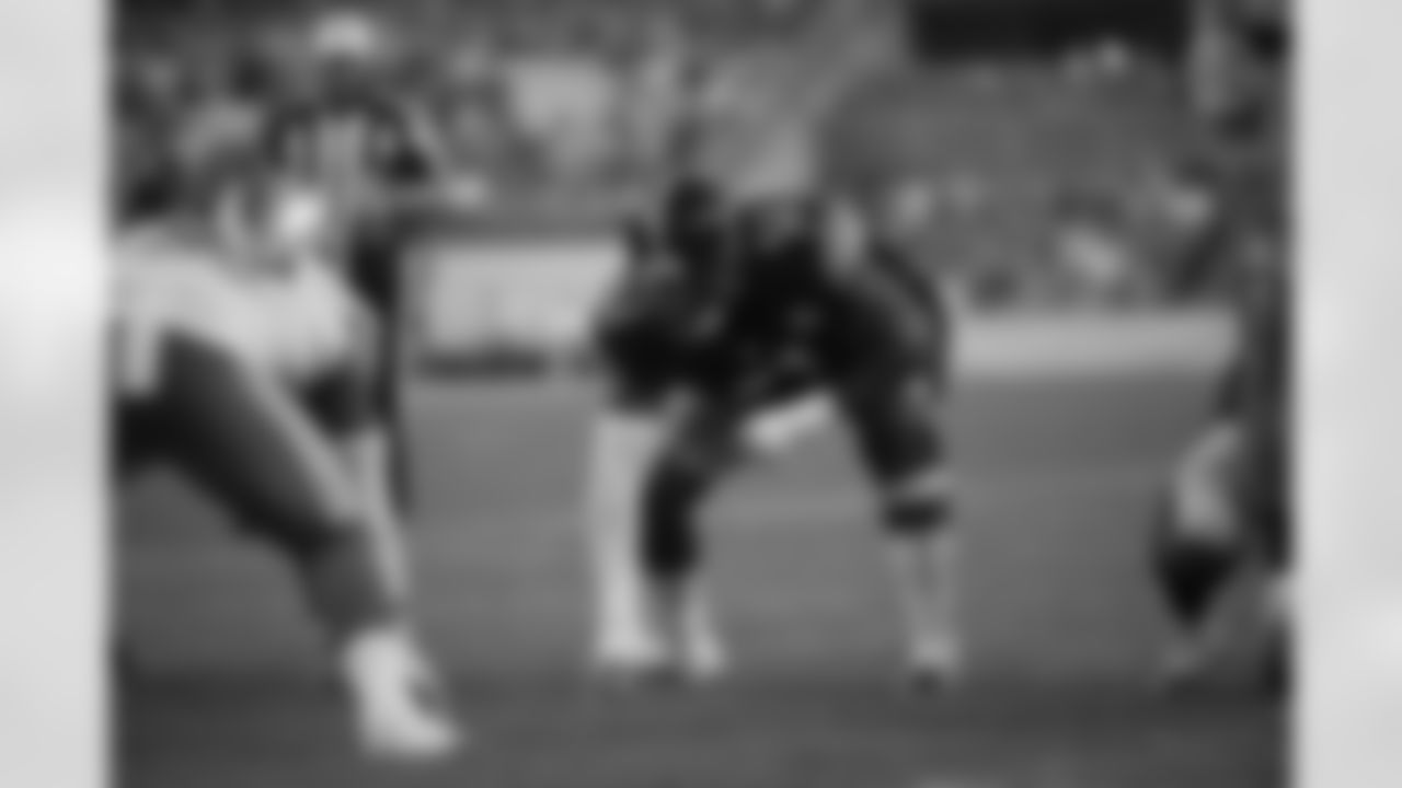 Pittsburgh Steelers guard Trai Turner (51)
