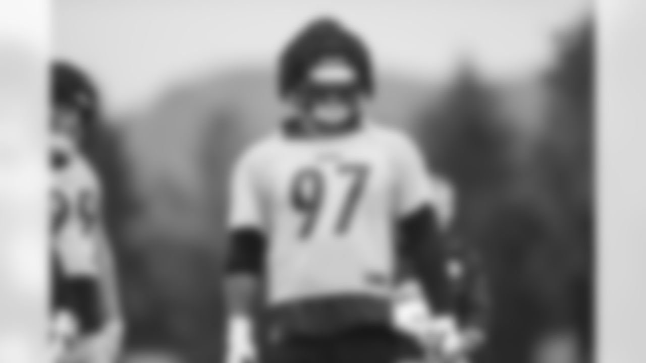 Pittsburgh Steelers defensive tackle Cameron Heyward (97) practices at the UPMC Rooney Sports Complex during the 2022 minicamp, Tuesday June 7, 2022. (Karl Roser / Pittsburgh Steelers)