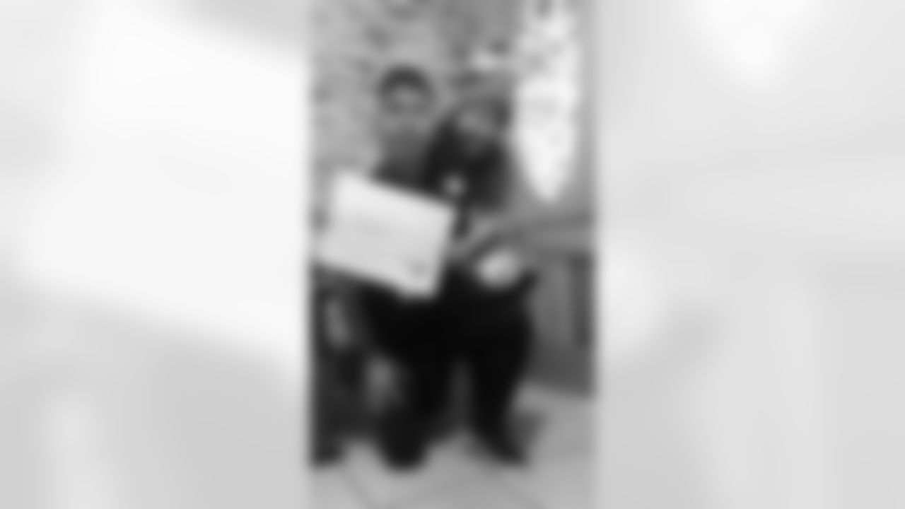 SNUTraditions_HereWeGoSigns_Jan132022357PM_Fernndez_JulioCesar_97494590_35C1F44554724D6882DC1C9D0412A2B3.jpeg_97494590_35C1F44554724D6882DC1C9D0412A2B3