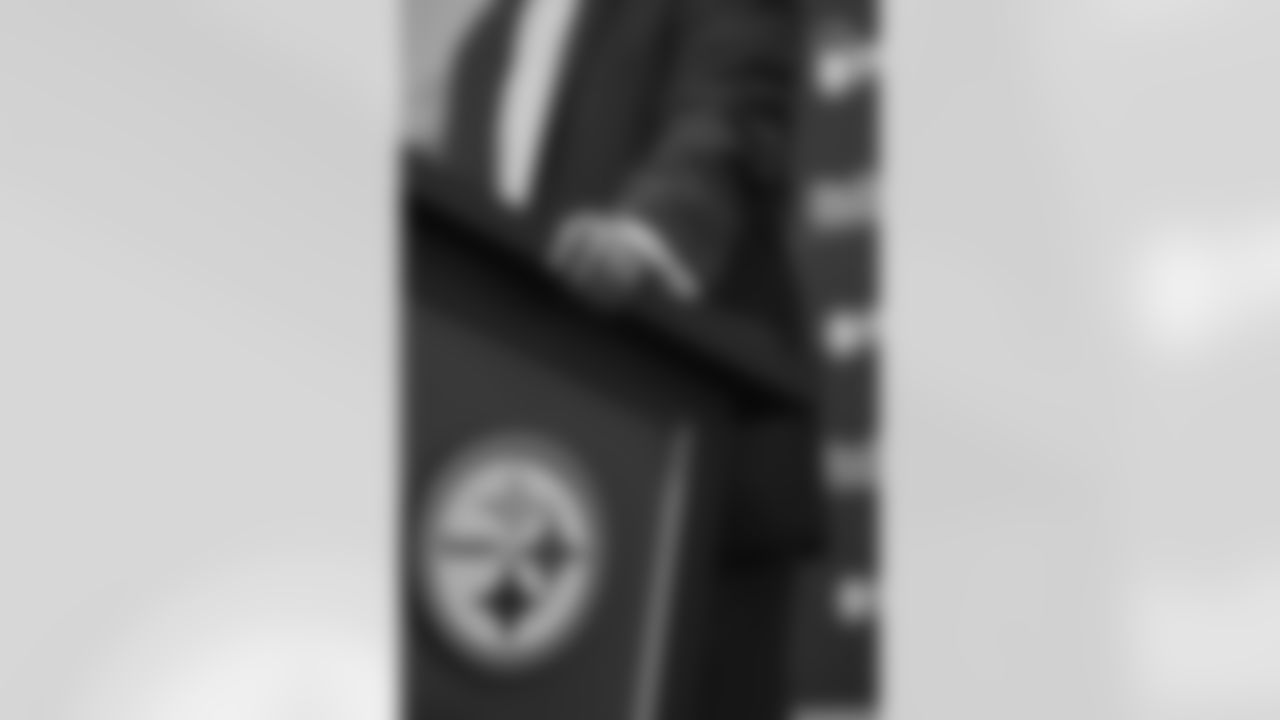 Omar Khan is introduced as the Pittsburgh Steelers General Manager at a press conference at the UPMC Rooney Sports Complex, Friday, May 27, 2022 in Pittsburgh, PA. (Abigail Dean / Pittsburgh Steelers)