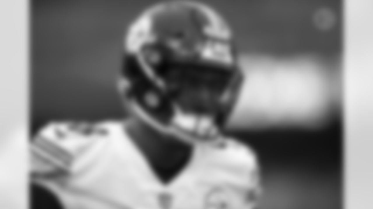 Pittsburgh Steelers defensive lineman Taco Charlton (98) during a regular season game between the Pittsburgh Steelers and the Baltimore Ravens, Sunday, Jan. 9, 2022 in Baltimore, MD. The Steelers beat the Ravens 16-13. (Karl Roser / Pittsburgh Steelers)