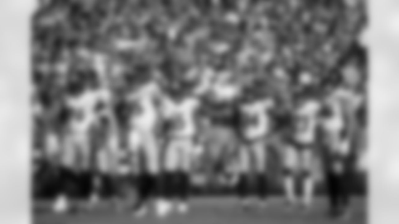 The Pittsburgh Steelers during a regular season game between the Pittsburgh Steelers and the Cleveland Browns, Sunday, Oct. 31, 2021 in Cleveland, OH. The Steelers beat the Browns 15-10. (Karl Roser / Pittsburgh Steelers)