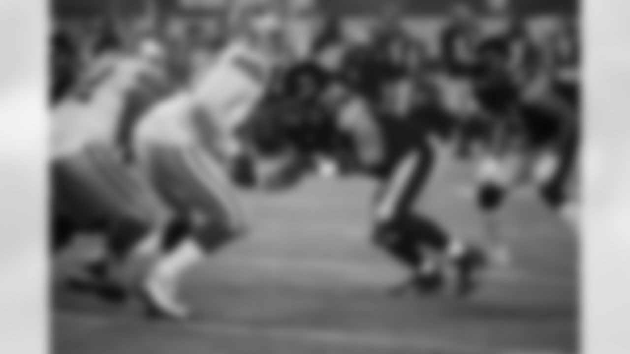 Pittsburgh Steelers defensive end Isaiahh Loudermilk (92)