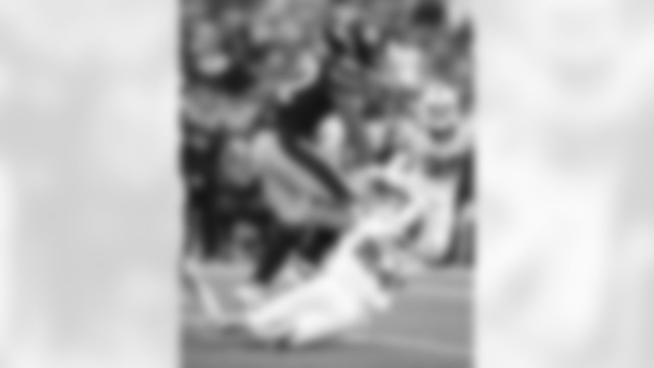 Pittsburgh Steelers running back Najee Harris (22) during a regular season game between the Pittsburgh Steelers and the Buffalo Bills, Sunday, Sept. 12, 2021 in Buffalo, NY. The Steelers defeated the Bills 23-16. (Karl Roser / Pittsburgh Steelers)