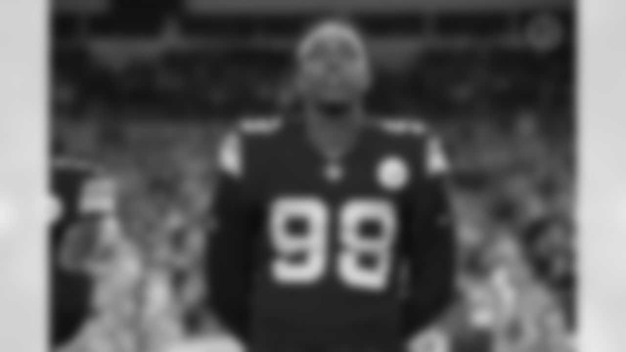 Pittsburgh Steelers defensive lineman Taco Charlton (98) during a regular season game between the Pittsburgh Steelers and the Chicago Bears, Monday, Nov. 8, 2021 in Pittsburgh, PA. The Steelers beat the Bears 29-27. (Karl Roser / Pittsburgh Steelers)
