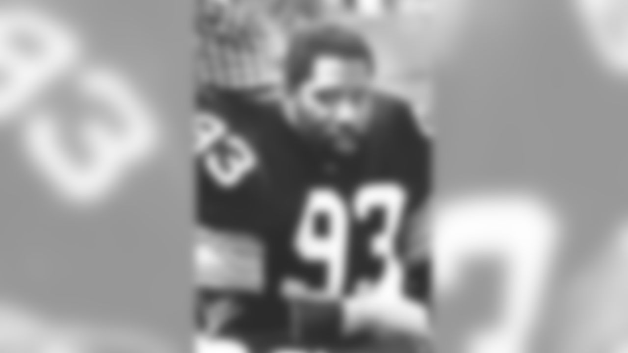 6. Keith Willis (82-87, 89-91) 59 career QB sacks