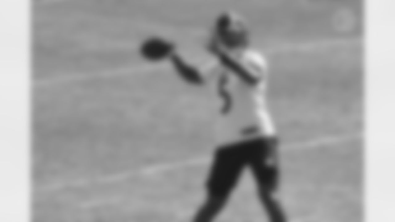 Pittsburgh Steelers quarterback Joshua Dobbs (5) practices at the UPMC Rooney Sports Complex preparing for a Week 3 matchup against the Houston Texans, Wednesday, Sept. 23, 2020 in Pittsburgh, PA. (Caitlyn Epes / Pittsburgh Steelers)