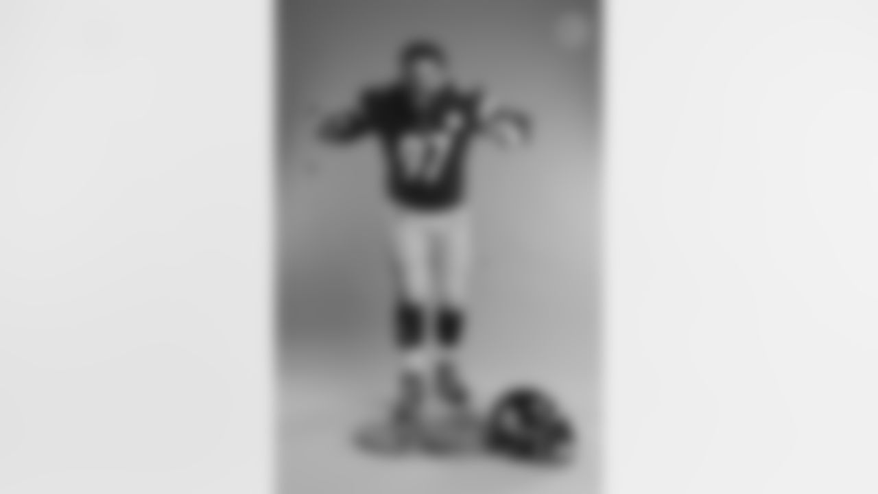 Pittsburgh Steelers defensive tackle Cameron Heyward (97) poses for a photo during the Steelers 2021 media day, Saturday, July 24, 2021 in Pittsburgh, PA. (Karl Roser / Pittsburgh Steelers)