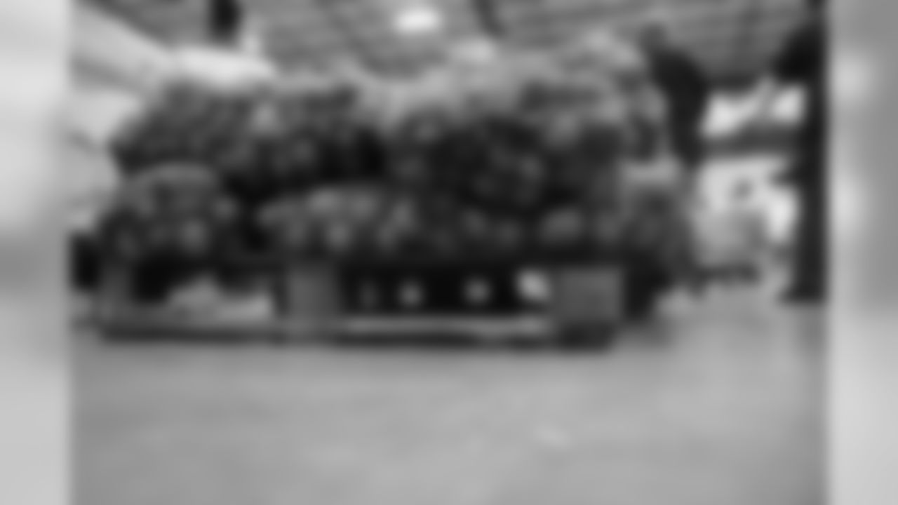 2018_Turkey_Giveaway_1119rm0053