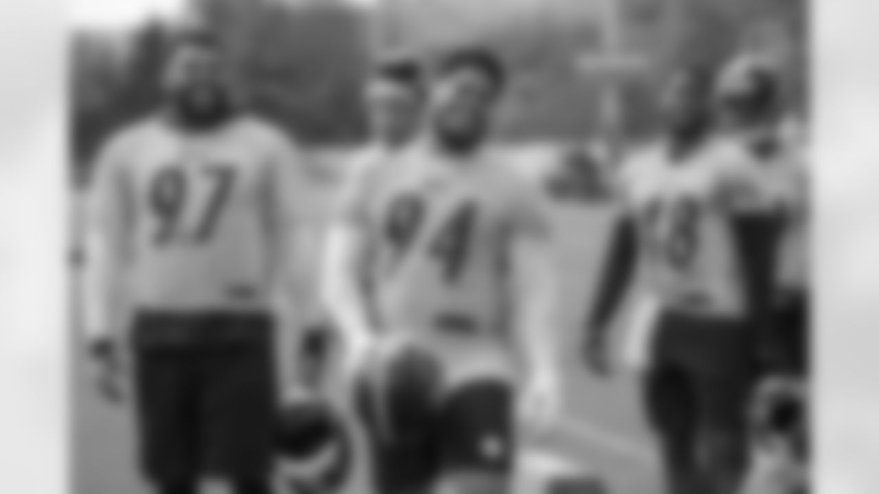 Pittsburgh Steelers nose tackle Tyson Alualu (94) and Pittsburgh Steelers defensive tackle Cameron Heyward (97) participate in the Organized Team Activities (OTAs), Tuesday May 25, 2021 at the UPMC Rooney Sports Complex. (Karl Roser / Pittsburgh Steelers)