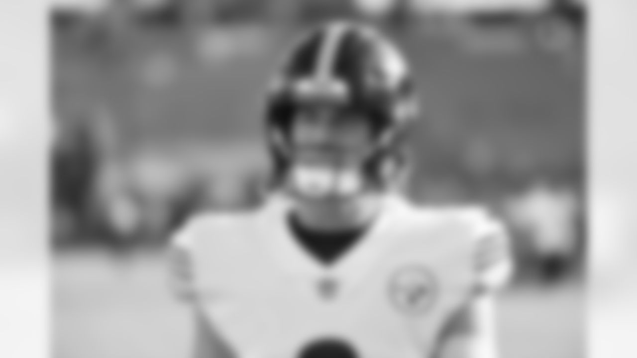 Pittsburgh Steelers quarterback Kenny Pickett (8) during a preseason game between the Pittsburgh Steelers and the Jacksonville Jaguars, Saturday, Aug. 20, 2022 in Jacksonville, FL. (Karl Roser / Pittsburgh Steelers)