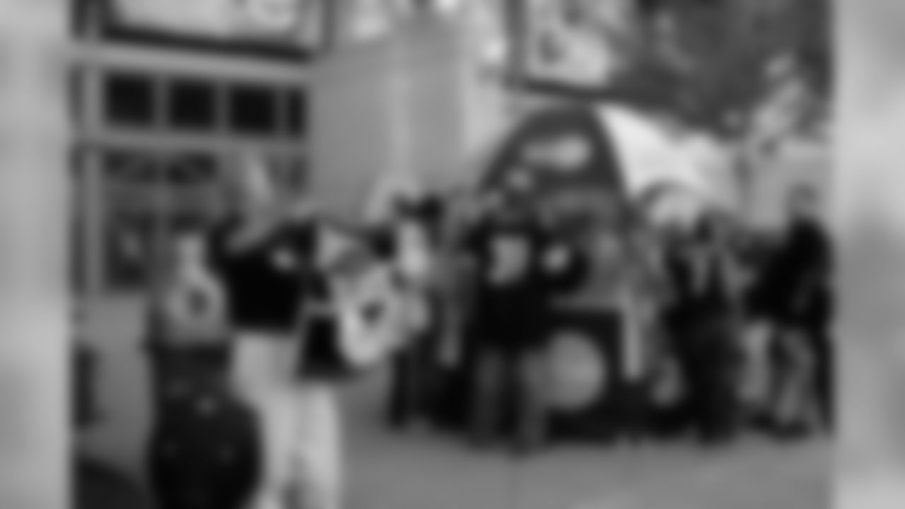 09_TEN_fan19