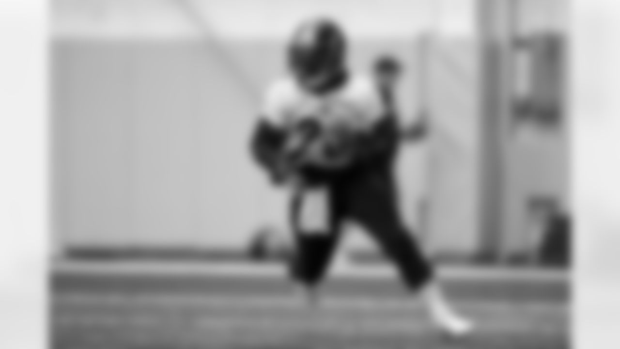 Pittsburgh Steelers running back Anthony McFarland (26) during practice at the UPMC Rooney Sports Complex preparing for a Week 12 matchup against the Indianapolis Colts, Saturday, Nov. 26, 2022 in Pittsburgh, PA. (Karl Roser / Pittsburgh Steelers)