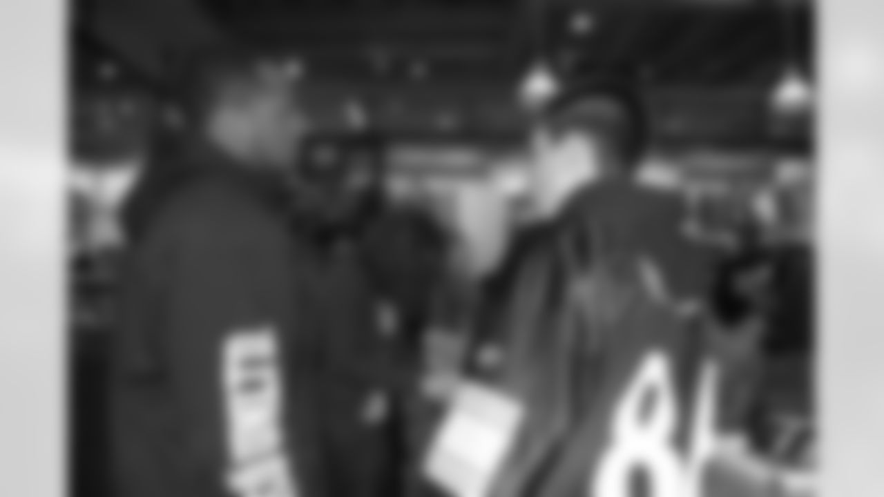 09_Shop_With_A_Steeler