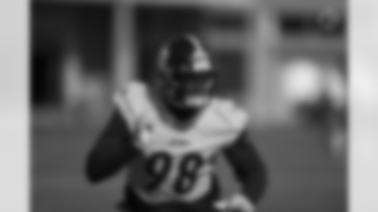 Pittsburgh Steelers defensive lineman Taco Charlton (98) during practice at the UPMC Rooney Sports Complex preparing for a Week 9 matchup against the Chicago Bears, Friday, Nov. 5, 2021 in Pittsburgh, PA. (Karl Roser / Pittsburgh Steelers)