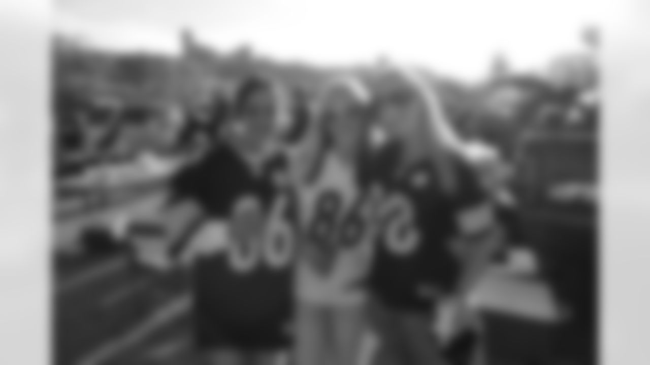 09_TN_Fans