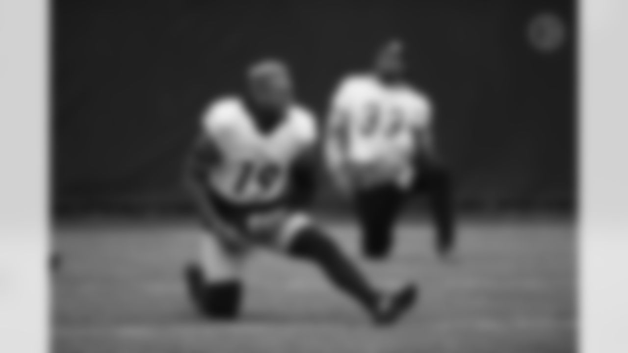 Pittsburgh Steelers wide receiver JuJu Smith-Schuster (19) during practice at the UPMC Rooney Sports Complex preparing for a Wild Card Round matchup against the Kansas City Chiefs, Thursday, Jan. 13, 2022 in Pittsburgh, PA. (Karl Roser / Pittsburgh Steelers)