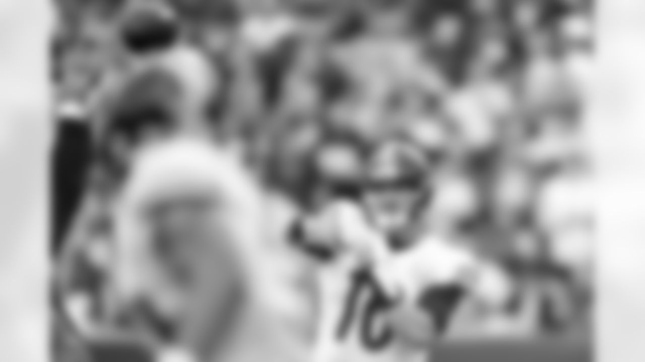 Pittsburgh Steelers quarterback Mitch Trubisky (10) during a regular season game between the Pittsburgh Steelers and the Cincinnati Bengals, Sunday, Sept. 11, 2022 in Cincinnati, OH. The Steelers beat the Bengals in OT 23-20. (Abigail Dean / Pittsburgh Steelers)