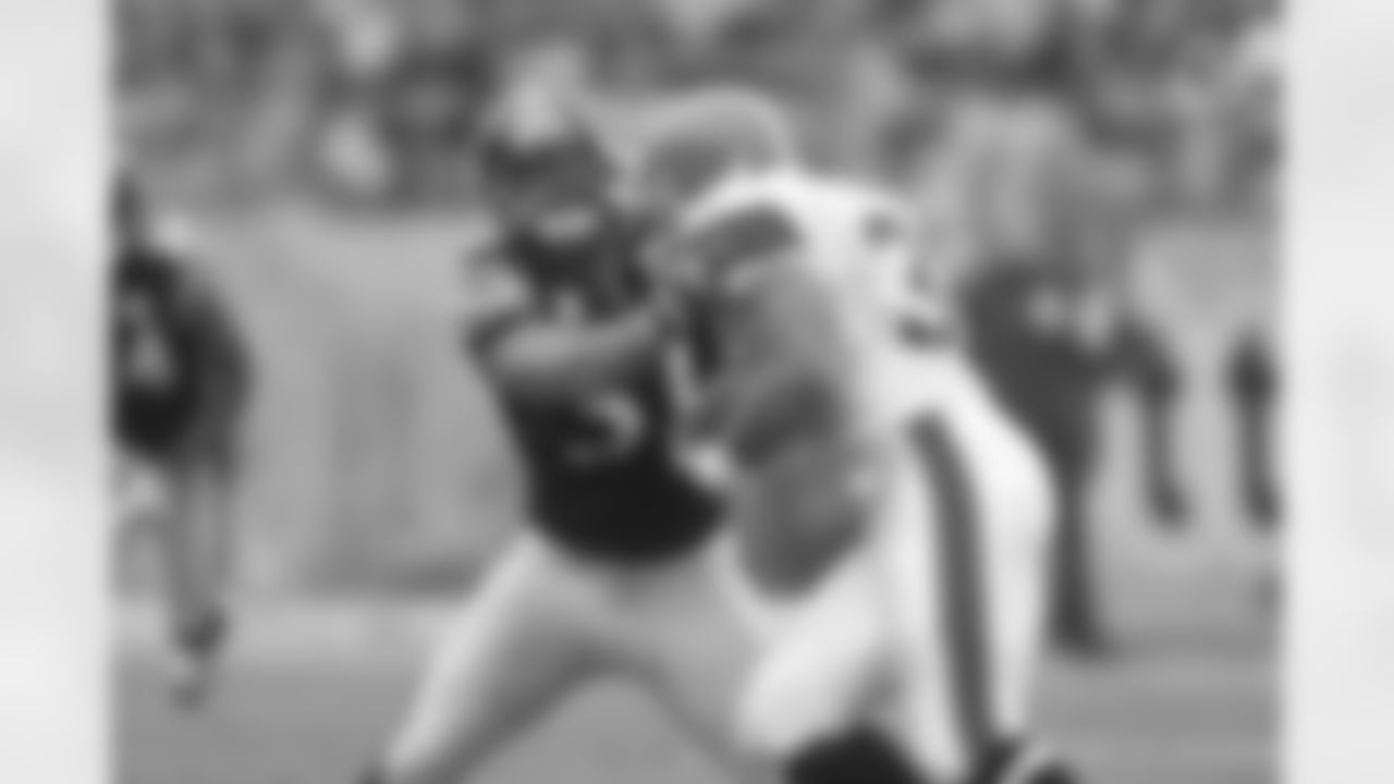 Action shot of linebacker James Farrior #51 during his time with the Pittsburgh Steelers.