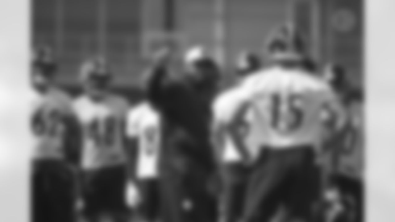Pittsburgh Steelers Head Coach Mike Tomlin practices at the UPMC Rooney Sports Complex during rookie minicamp, Friday, May 14, 2021 in Pittsburgh, PA. (Caitlyn Epes / Pittsburgh Steelers)