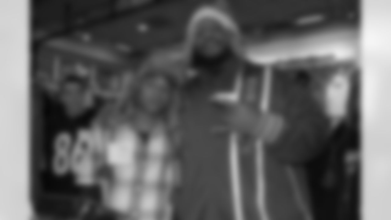 09_Shop_With_A_Steeler