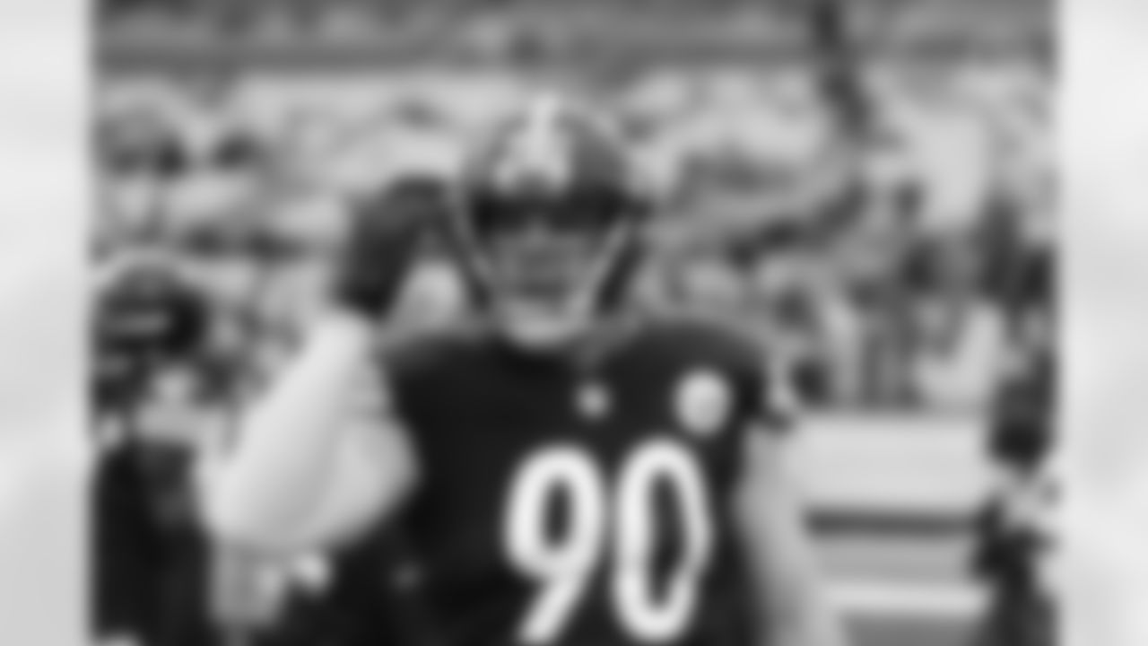Pittsburgh Steelers linebacker T.J. Watt (90) during a regular season game between the Pittsburgh Steelers and the Tennessee Titans, Sunday, Dec. 19, 2021 in Pittsburgh, PA. (Karl Roser / Pittsburgh Steelers)
