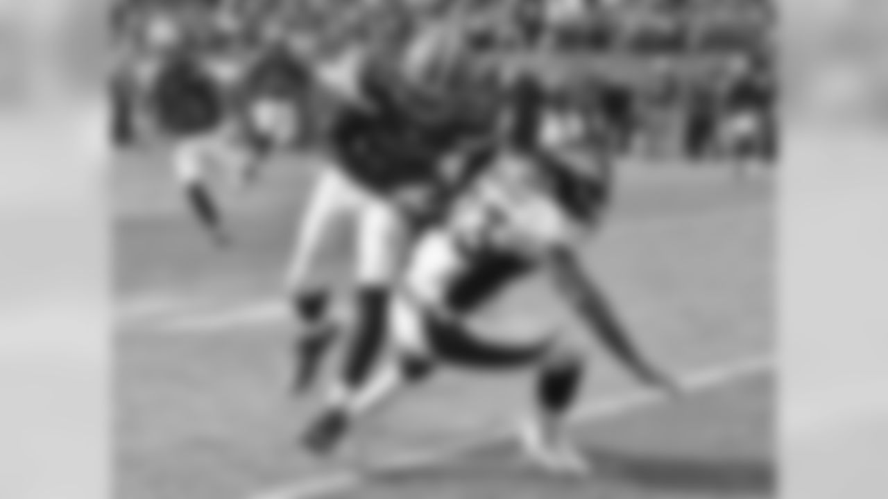 Browns leading tackler, LB Karlos Dansby, also leads the team in interceptions with 3. Dansby has also defended 6 passes this season.