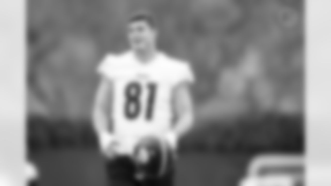 Pittsburgh Steelers tight end Zach Gentry (81) during practice at the UPMC Rooney Sports Complex preparing for a Week 14 matchup against the Baltimore Ravens Thursday, Dec. 8, 2022 in Pittsburgh, PA. (Abigail Dean / Pittsburgh Steelers)