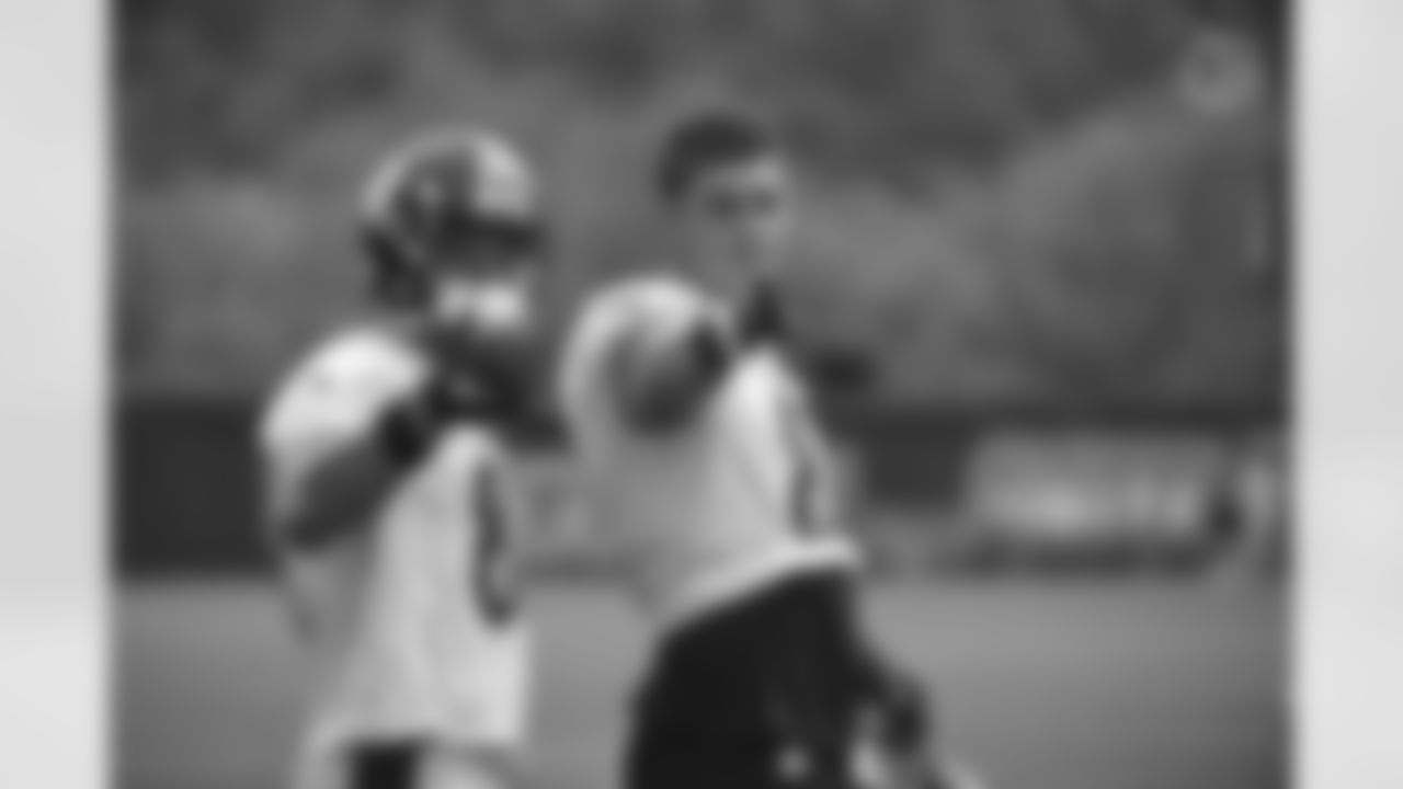 Pittsburgh Steelers tight end Kevin Rader (87) and Pittsburgh Steelers tight end Zach Gentry (81) practice at the UPMC Rooney Sports Complex preparing for a Week 3 matchup against the Houston Texans, Thursday, Sept. 24, 2020 in Pittsburgh, PA. (Caitlyn Epes / Pittsburgh Steelers)