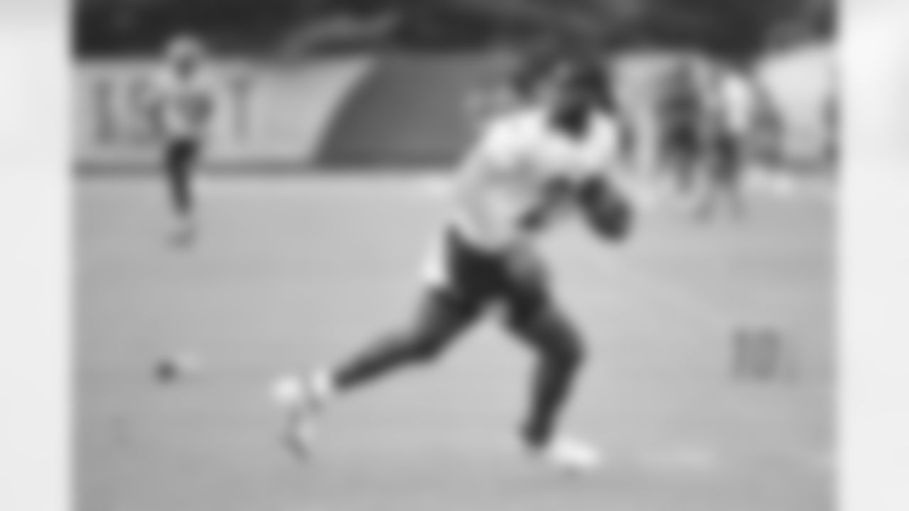 Pittsburgh Steelers running back Najee Harris (22) participates in the Organized Team Activities (OTAs), Wednesday June 9, 2021 at the UPMC Rooney Sports Complex. (Caitlyn Epes / Pittsburgh Steelers)