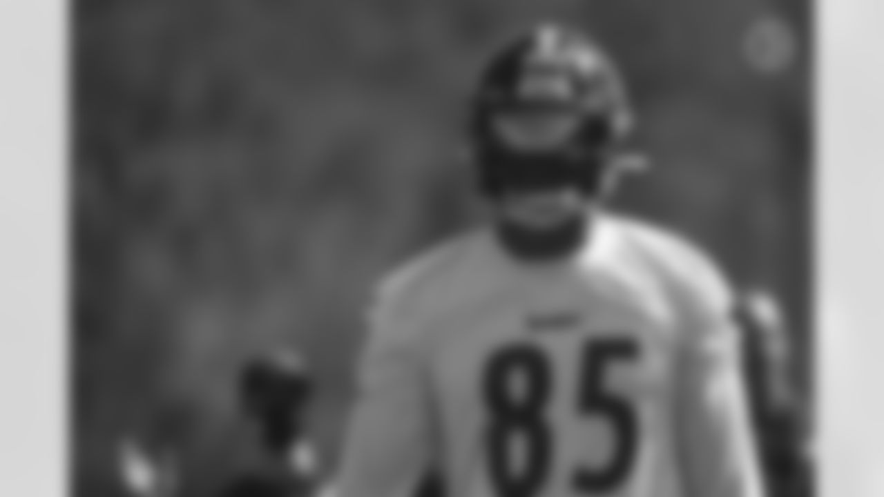 Pittsburgh Steelers tight end Eric Ebron (85) practices at the UPMC Rooney Sports Complex preparing for a Week 3 matchup against the Houston Texans, Wednesday, Sept. 23, 2020 in Pittsburgh, PA. (Caitlyn Epes / Pittsburgh Steelers)