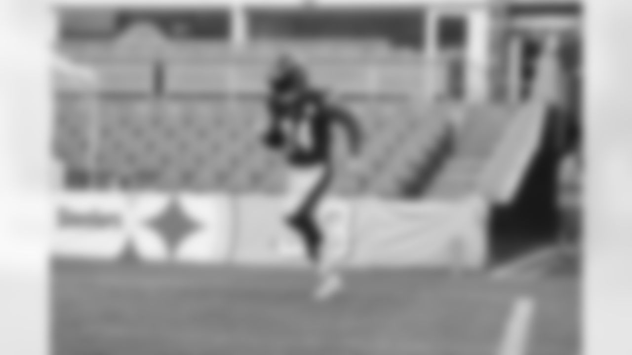 Pittsburgh Steelers running back Benny Snell Jr. (24) trains at Heinz Field during the Steelers 2020 Training Camp, Saturday, Aug. 22, 2020 in Pittsburgh, PA. (Karl Roser / Pittsburgh Steelers)